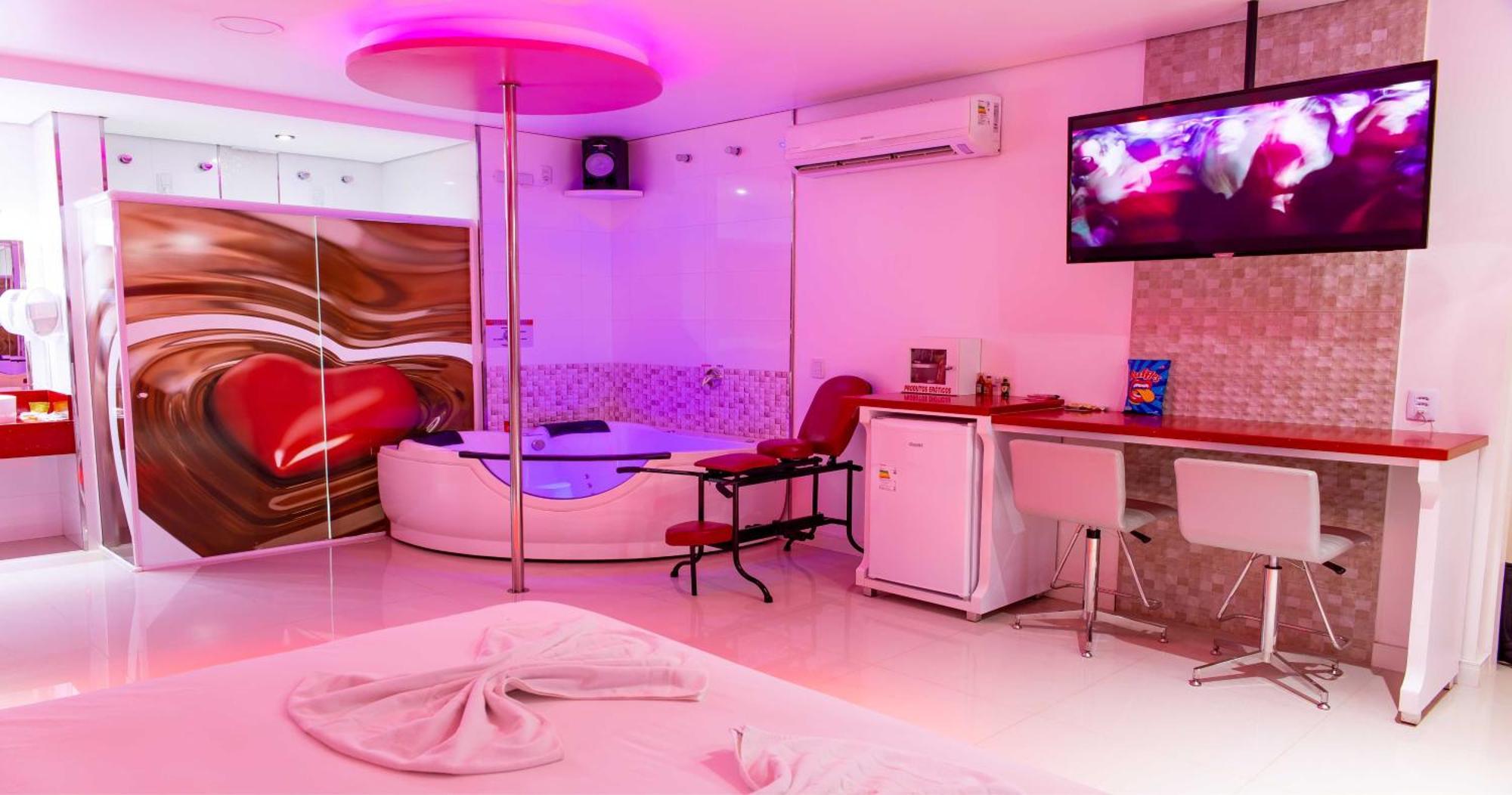 Motel Drive In T - Prolongamento Da Avenida Getulio Vargas Facil Acesso Ao Shopping Patio Chapecó Exterior foto