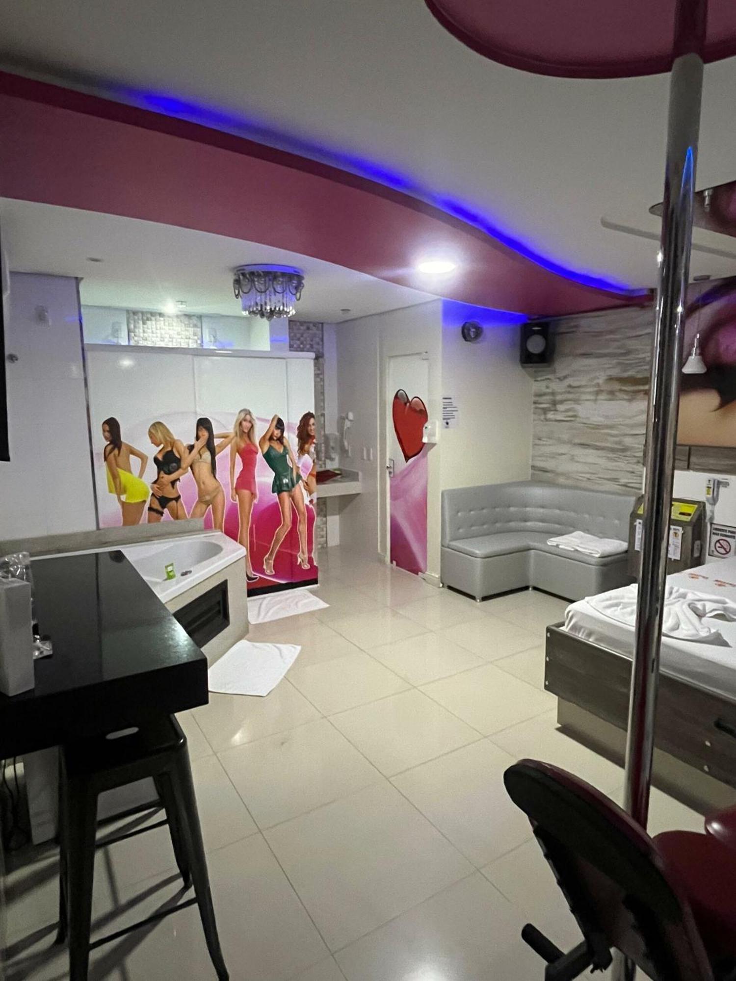 Motel Drive In T - Prolongamento Da Avenida Getulio Vargas Facil Acesso Ao Shopping Patio Chapecó Exterior foto